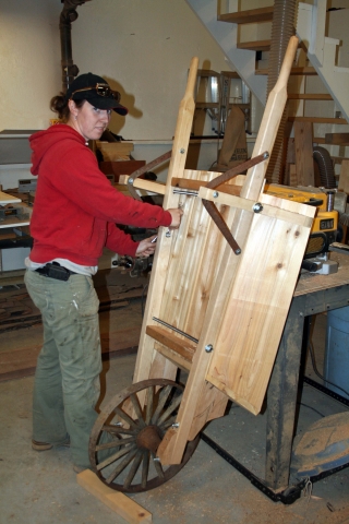 Building antique wheel barrels